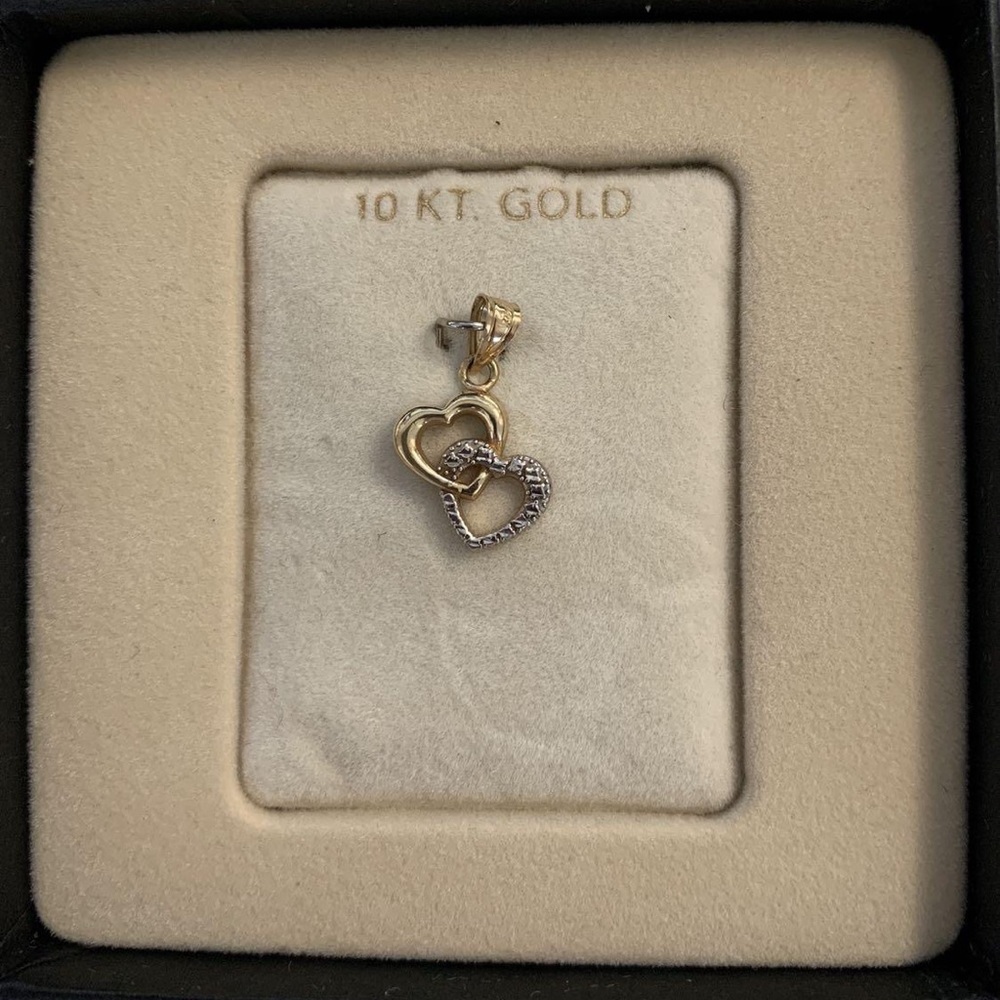 10KT ❤️ Gold Heart Pendant *NEVER WOREN*